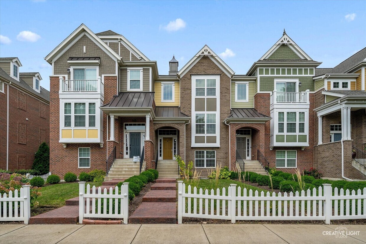 Primary Photo - 4182 Royal Mews Cir