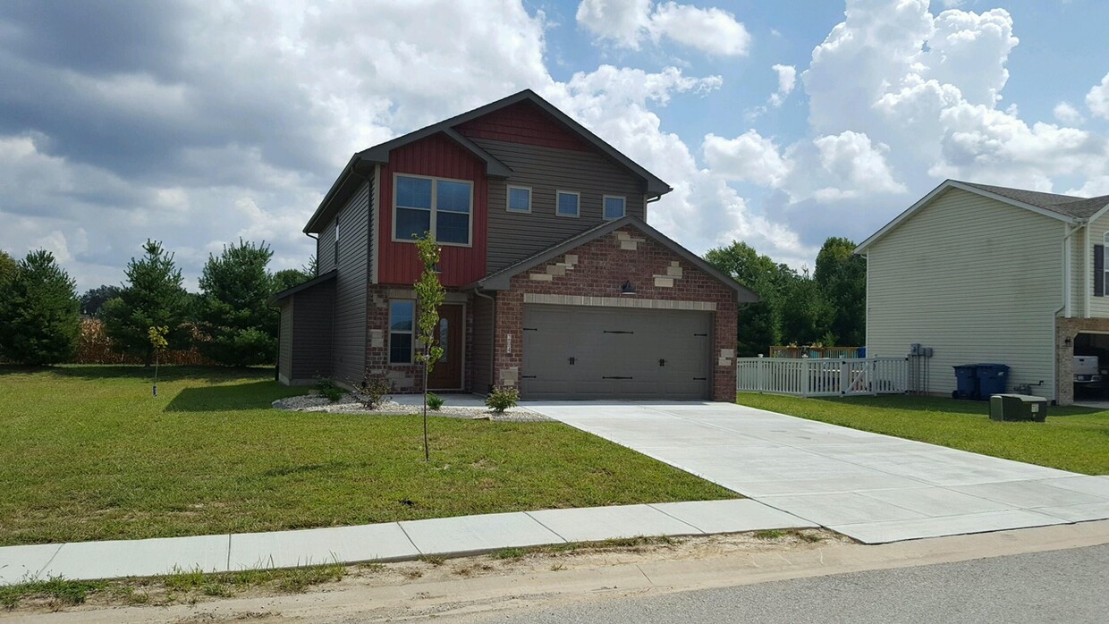 Primary Photo - 204 Olyvia Dr