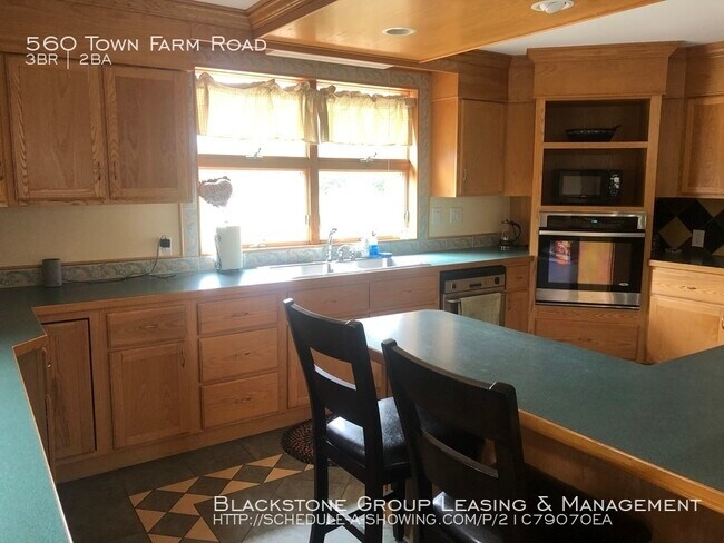 Foto del edificio - 560 Town Farm Road