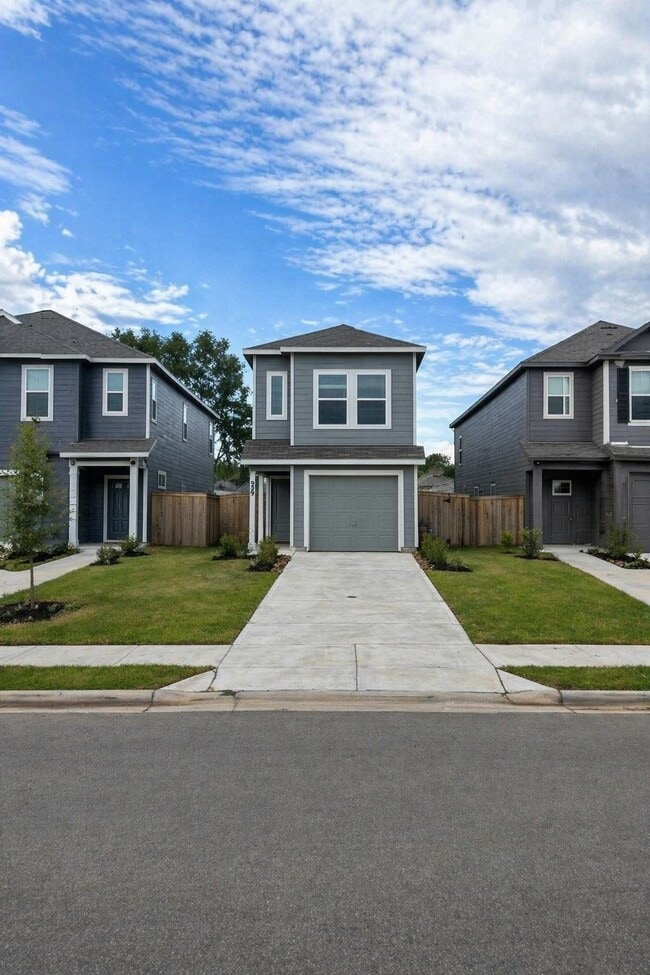 Building Photo - 939 Pertuso Ln