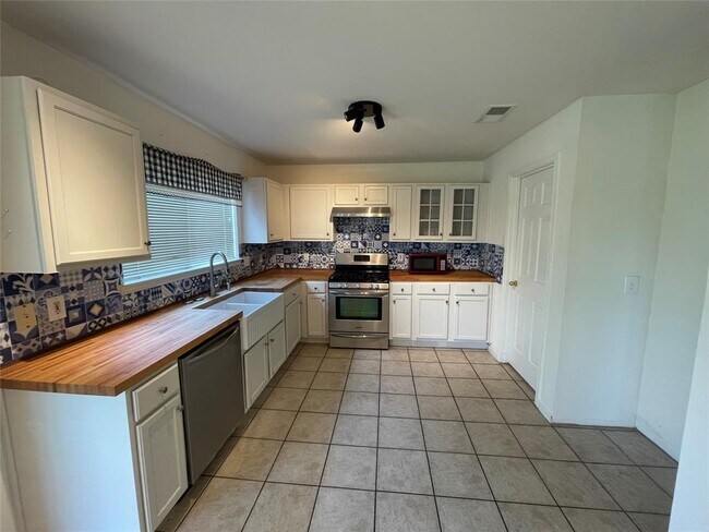 Foto del edificio - 3217 Maryfield Ln