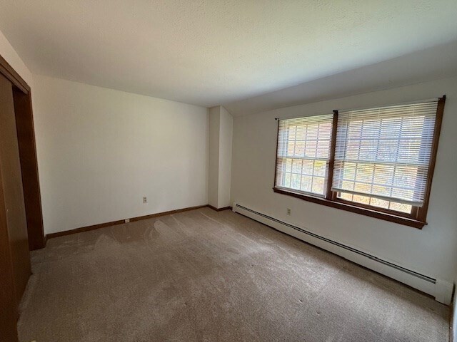 Building Photo - 10 Valliria Dr