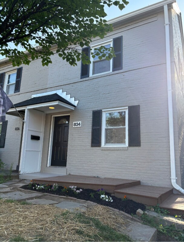 Foto del edificio - 834 S Ivy St
