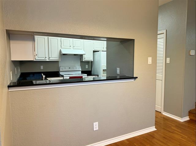 Foto del edificio - 6000 Auburndale Ave