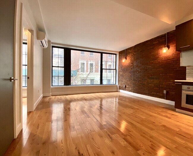 Foto del edificio - 72 Willoughby St