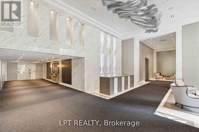Photo du bâtiment - 111 Champagne Ave S