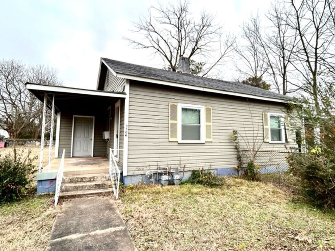 Primary Photo - TWO BEDROOM / ONE BATH UNIT AVAILABLE NOW!