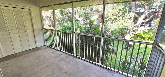 Building Photo - Riverfront Community with Resort Ammenities. 2/2 second Floor.