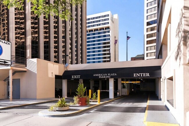 Foto del edificio - 44 W 300 S