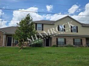 Building Photo - 812 Chambers Creek Cir
