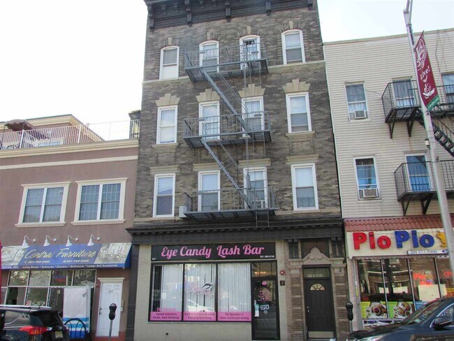 Building Photo - 447 Central Ave