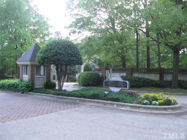 Photo - Room in Townhome on Sunpointe Dr