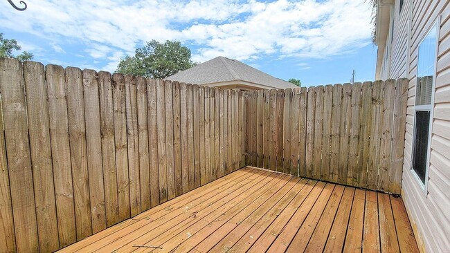 Foto del edificio - **MOVE IN SPECIAL—$300 1st Month’s Rent** ...