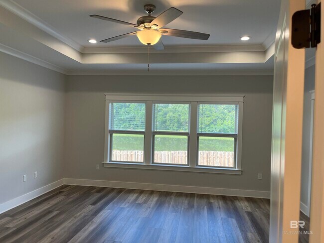 Foto del edificio - 27423 Yorkshire Dr