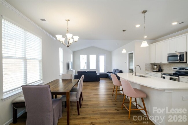 Building Photo - 6135 Snowy Egret Ave