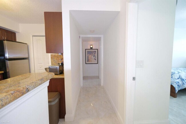 Foto del edificio - 3 br, 2 bath House - 1715 Village Blvd Apt...
