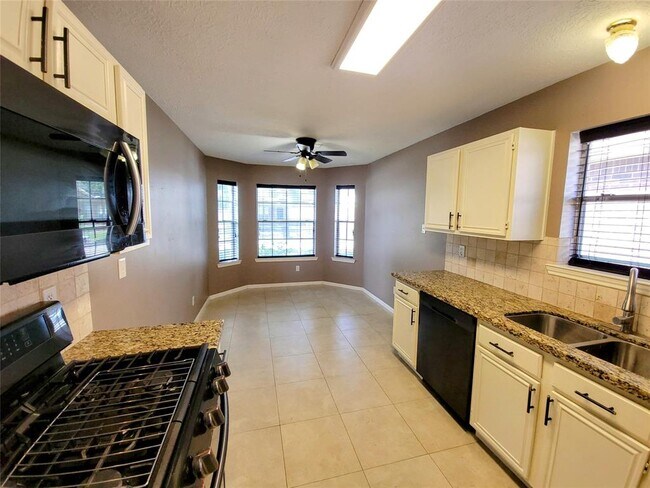 Foto del edificio - 14619 Golden Cypress Ln