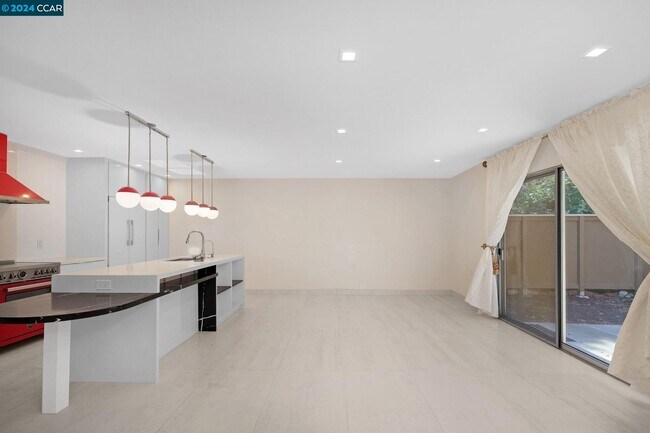 Foto del edificio - 1508 Golden Rain Rd