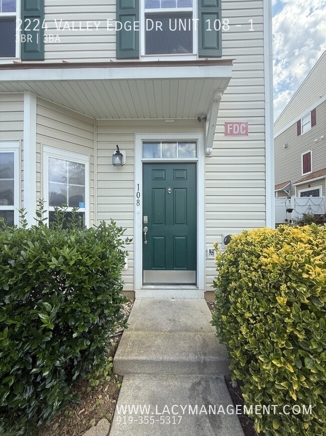 Building Photo - 2224 Valley Edge Dr