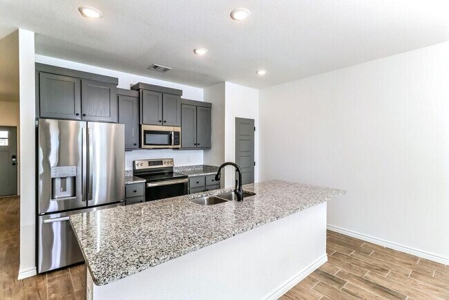 Building Photo - 705 Freedom Cir