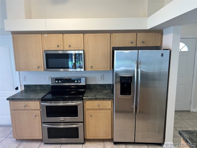 Building Photo - 2808 Orange Tree Dr
