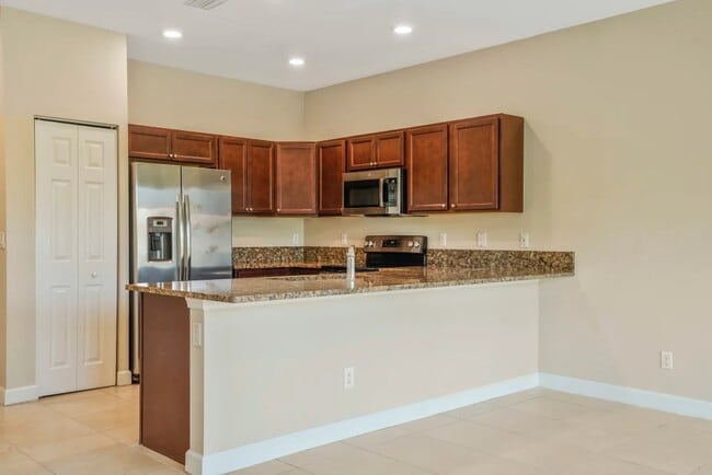 Foto del edificio - 5317 Ellery Terrace