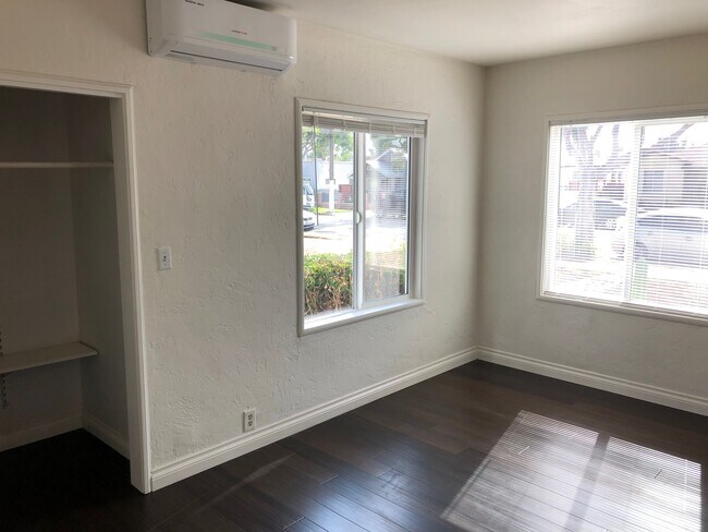 Building Photo - 12140 Ramona Ave
