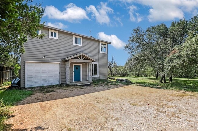 Building Photo - 605 Echo Dr