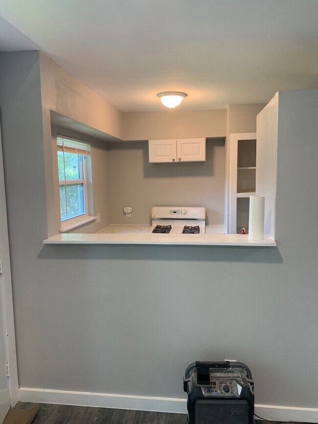 Building Photo - 1535 Contour Dr