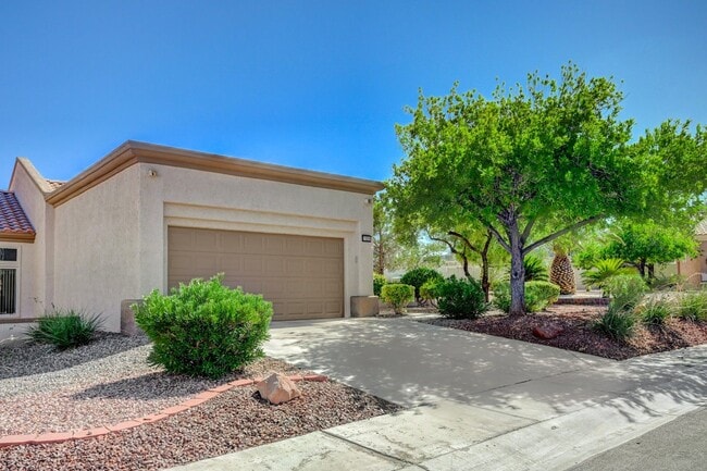 Building Photo - Charming 2 Bedroom, Single-Story Home in S...