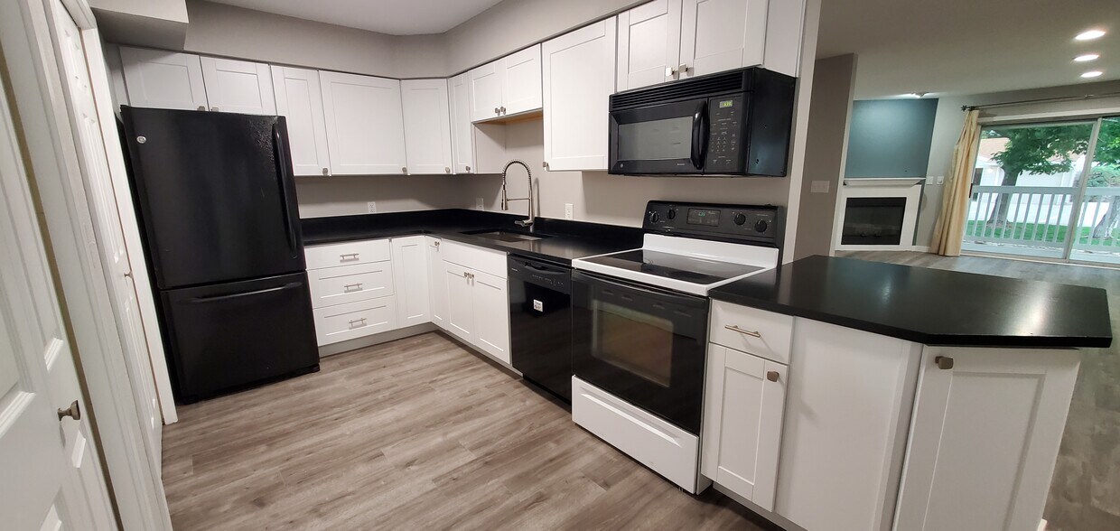 Foto principal - 4840 Twin Lakes Rd