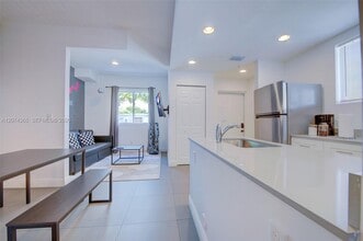 Building Photo - 346 NW 35th St