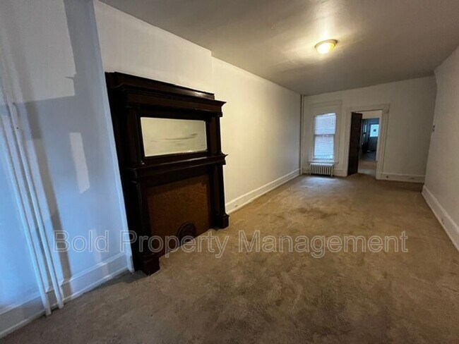 Building Photo - 425 S 15th St