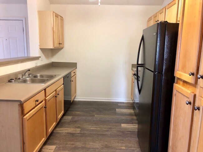 Foto del edificio - 2 Bedroom Renovated Hart's Cove Apartment!