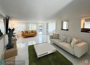 Building Photo - 4430 Sea Grape Dr