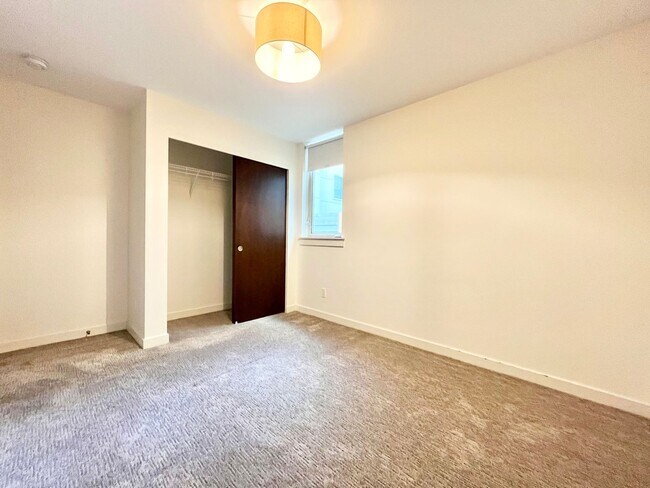 Foto del edificio - 4310 26th Ave SW