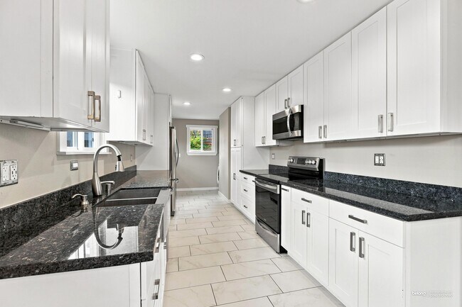 Foto del edificio - 10249 19th Ave SW
