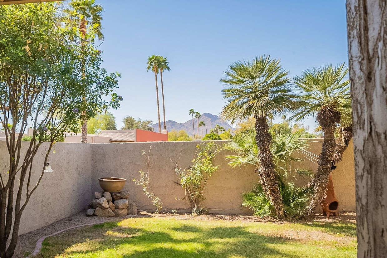 Primary Photo - Views of Camelback! 2 Bedrooms / 2.5 Bath ...