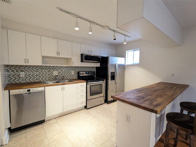 Foto del edificio - 240 SW 15th Rd