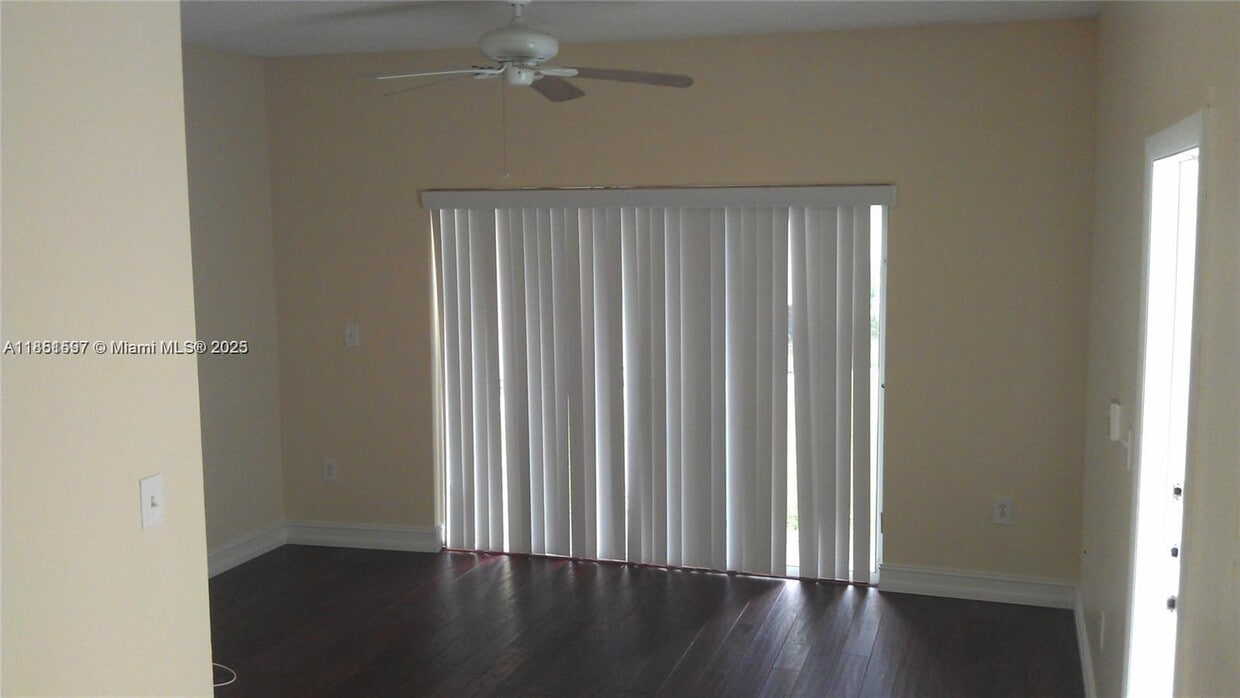 Foto del edificio - 2331 NW 96th Terrace