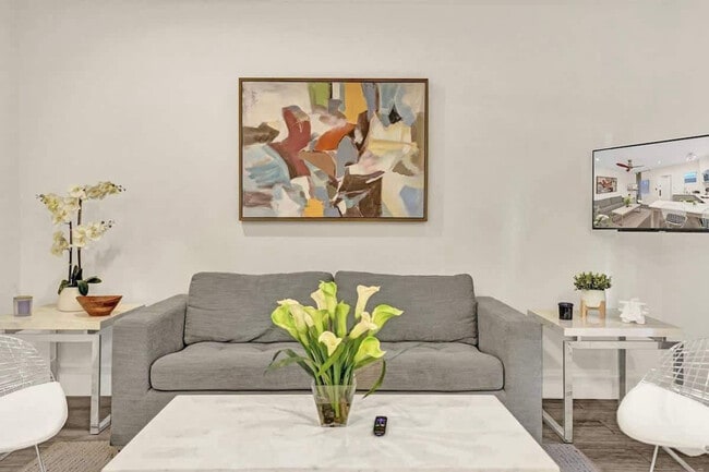 Building Photo - 3020 Seville St