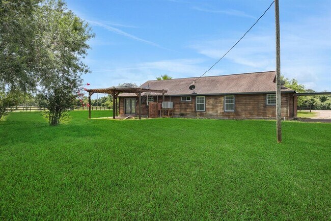 Foto del edificio - 36704 Broncho Rd
