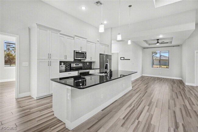 Foto del edificio - 239 SE 11th Terrace