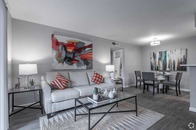 Building Photo - $499 Move-In - Minutes from Med Center