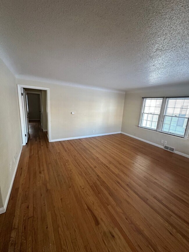 Foto del edificio - CHK1903