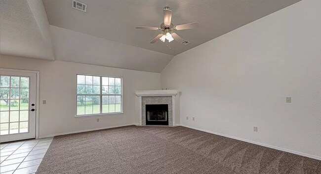 Foto del edificio - Beautiful 3 Bedroom, 2 Bathroom Home in Ce...