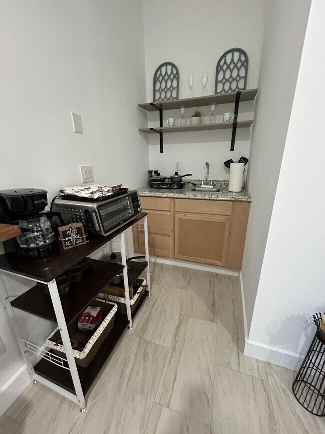Foto del edificio - 1501 Pine Hollow Dr