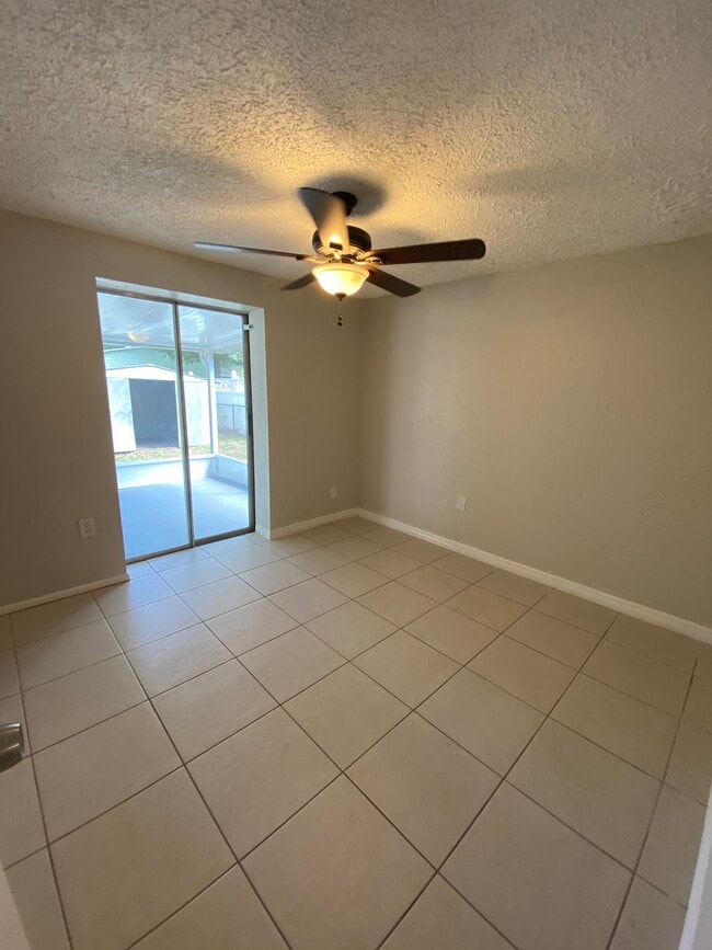 Building Photo - 2959 Edgewood Ln
