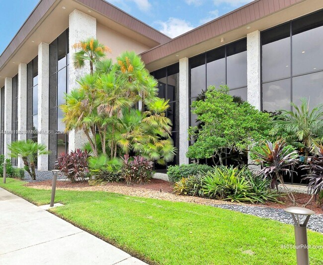 Foto del edificio - 13255 SW 9th Ct