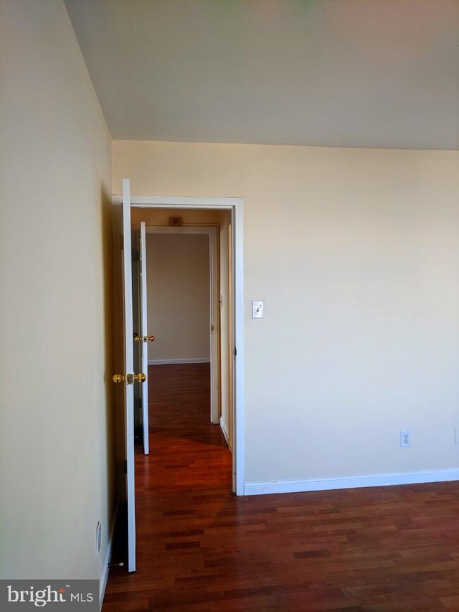 Foto del edificio - 9701 Fields Rd